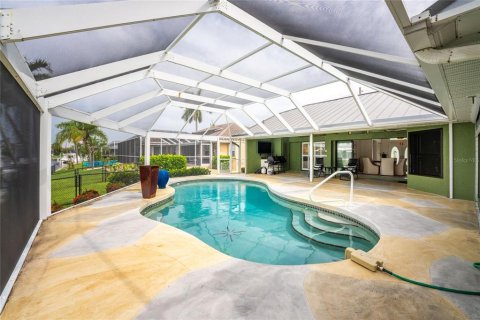 Villa ou maison à vendre à Punta Gorda, Floride: 3 chambres, 214.6 m2 № 2345664 - photo 16