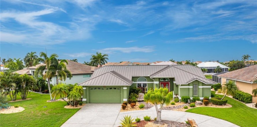 Villa ou maison à Punta Gorda, Floride 3 chambres, 214.6 m2 № 2345664