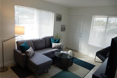 Propiedad comercial en venta en Pompano Beach, Florida № 1895248 - foto 10