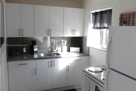 Propiedad comercial en venta en Pompano Beach, Florida № 1895248 - foto 15