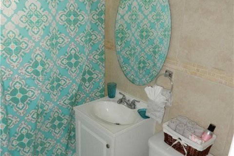 Propiedad comercial en venta en Pompano Beach, Florida № 1895248 - foto 16