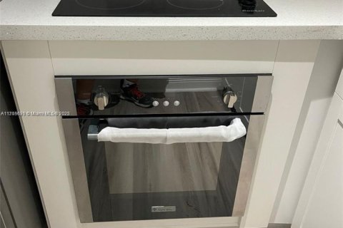 Propiedad comercial en venta en Pompano Beach, Florida № 1895248 - foto 13