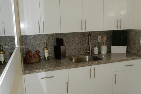 Propiedad comercial en venta en Pompano Beach, Florida № 1895248 - foto 14