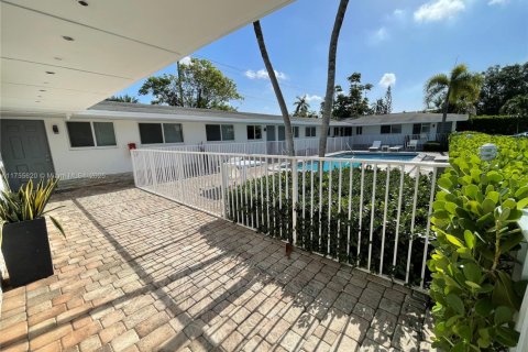 Propiedad comercial en venta en Pompano Beach, Florida № 1895248 - foto 8