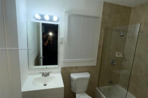 Propiedad comercial en venta en Pompano Beach, Florida № 1895248 - foto 17