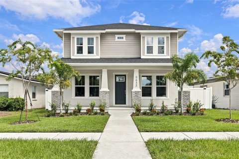 House in Saint Petersburg, Florida 5 bedrooms, 216.18 sq.m. № 2321381