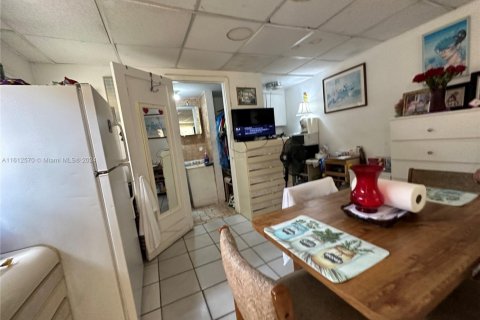 Propiedad comercial en venta en Miami, Florida, 209.31 m2 № 1234544 - foto 7