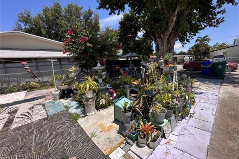 Propiedad comercial en venta en Miami, Florida, 209.31 m2 № 1234544 - foto 16
