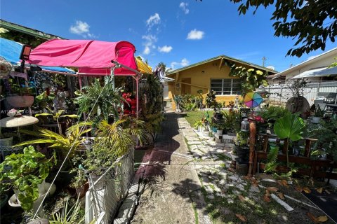 Propiedad comercial en venta en Miami, Florida, 209.31 m2 № 1234544 - foto 12
