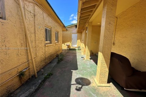 Propiedad comercial en venta en Miami, Florida, 209.31 m2 № 1234544 - foto 14