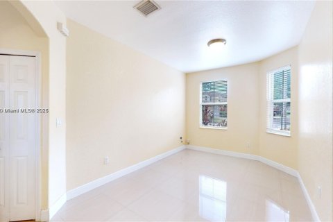 Casa en alquiler en Miami, Florida, 4 dormitorios, 214.6 m2 № 2022306 - foto 8