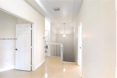 Casa en alquiler en Miami, Florida, 4 dormitorios, 214.6 m2 № 2022306 - foto 28