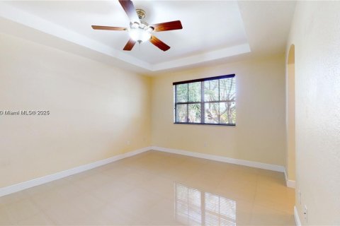 Casa en alquiler en Miami, Florida, 4 dormitorios, 214.6 m2 № 2022306 - foto 14