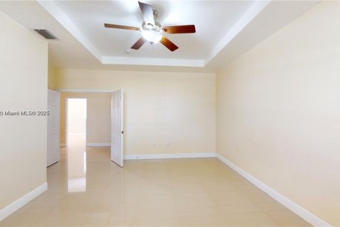 Casa en alquiler en Miami, Florida, 4 dormitorios, 214.6 m2 № 2022306 - foto 15