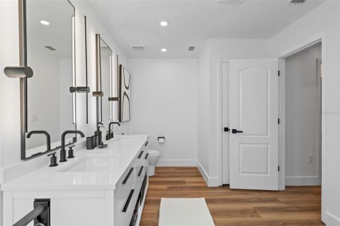 Villa ou maison à louer à Winter Garden, Floride: 5 chambres, 279.91 m2 № 2436741 - photo 30