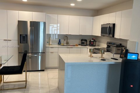 Купить виллу или дом в Форт-Лодердейл, Флорида 4 спальни, 166.76м2, № 1995228 - фото 7