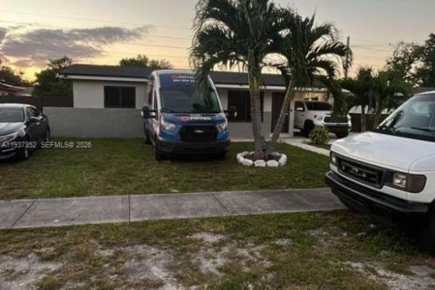 Купить виллу или дом в Форт-Лодердейл, Флорида 4 спальни, 166.76м2, № 1995228 - фото 2