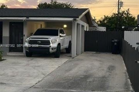 Дом в Форт-Лодердейл, Флорида 4 спальни, 166.76м2 № 1995228