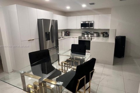 Купить виллу или дом в Форт-Лодердейл, Флорида 4 спальни, 166.76м2, № 1995228 - фото 10