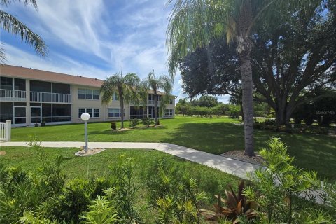 Condo in Lake Suzy, Florida, 2 bedrooms  № 1909112 - photo 21