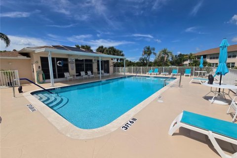 Condo in Lake Suzy, Florida, 2 bedrooms  № 1909112 - photo 19