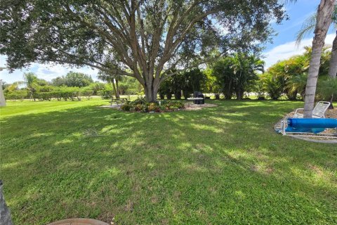 Condo in Lake Suzy, Florida, 2 bedrooms  № 1909112 - photo 17