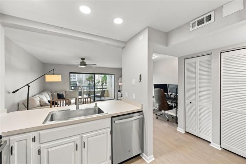 Copropriété à vendre à Tierra Verde, Floride: 1 chambre, 73.39 m2 № 2429229 - photo 4