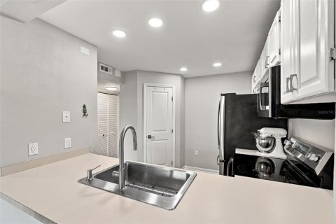 Copropriété à vendre à Tierra Verde, Floride: 1 chambre, 73.39 m2 № 2429229 - photo 8