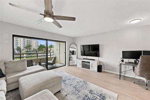 Copropriété à vendre à Tierra Verde, Floride: 1 chambre, 73.39 m2 № 2429229 - photo 2