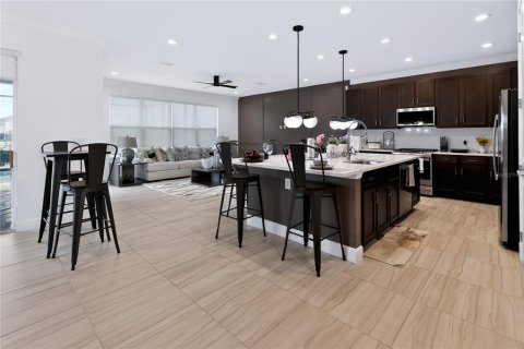 Villa ou maison à louer à Wesley Chapel, Floride: 5 chambres, 275.08 m2 № 2413776 - photo 3