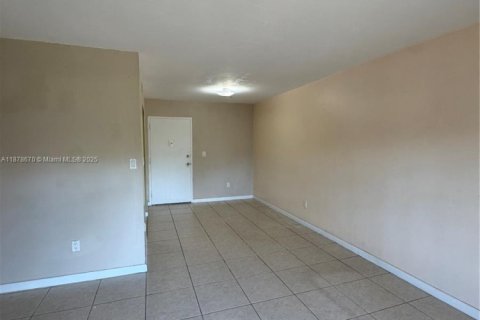 Condominio en venta en Miami, Florida, 1 dormitorio, 71.07 m2 № 1928989 - foto 13