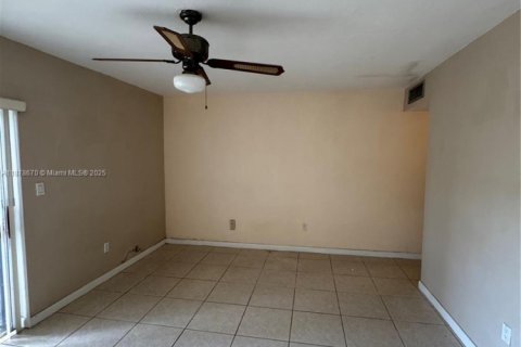 Condominio en venta en Miami, Florida, 1 dormitorio, 71.07 m2 № 1928989 - foto 10