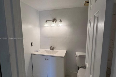 Condominio en venta en Miami, Florida, 1 dormitorio, 71.07 m2 № 1928989 - foto 14