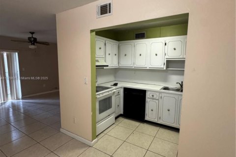 Condominio en venta en Miami, Florida, 1 dormitorio, 71.07 m2 № 1928989 - foto 8
