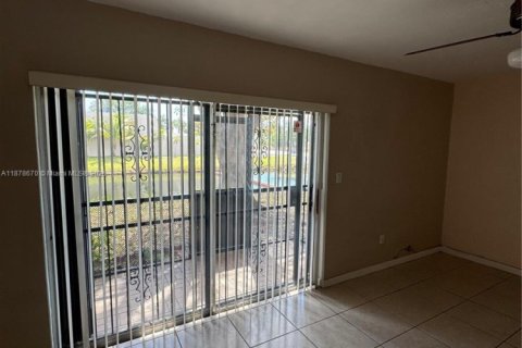 Condominio en venta en Miami, Florida, 1 dormitorio, 71.07 m2 № 1928989 - foto 9