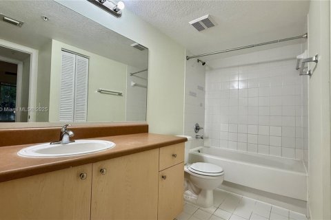 Condominio en venta en West Palm Beach, Florida, 3 dormitorios, 120.77 m2 № 2028886 - foto 19