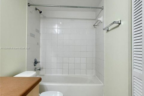 Condominio en venta en West Palm Beach, Florida, 3 dormitorios, 120.77 m2 № 2028886 - foto 20