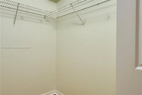 Condominio en venta en West Palm Beach, Florida, 3 dormitorios, 120.77 m2 № 2028886 - foto 17