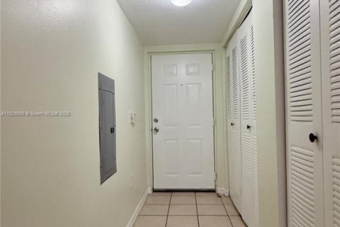 Condominio en venta en West Palm Beach, Florida, 3 dormitorios, 120.77 m2 № 2028886 - foto 11