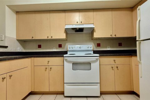 Condominio en venta en West Palm Beach, Florida, 3 dormitorios, 120.77 m2 № 2028886 - foto 3