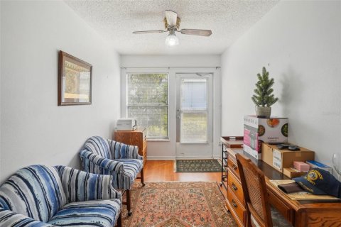 Condo in New Port Richey, Florida, 2 bedrooms  № 1669931 - photo 7