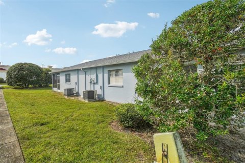 Condo in New Port Richey, Florida, 2 bedrooms  № 1669931 - photo 26