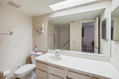 Condo in New Port Richey, Florida, 2 bedrooms  № 1669931 - photo 21