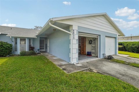 Condo in New Port Richey, Florida, 2 bedrooms  № 1669931 - photo 4