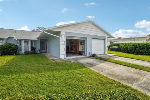 Condo in New Port Richey, Florida, 2 bedrooms  № 1669931 - photo 3
