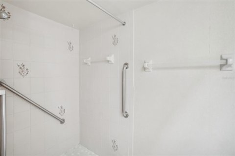 Condo in New Port Richey, Florida, 2 bedrooms  № 1669931 - photo 22