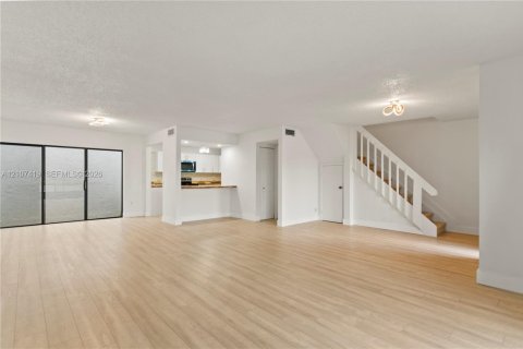Adosado en Hialeah, Florida 3 dormitorios, 147.71 m2 № 2429974