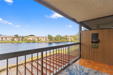 Adosado en venta en Hialeah, Florida, 3 dormitorios, 147.71 m2 № 2429974 - foto 9