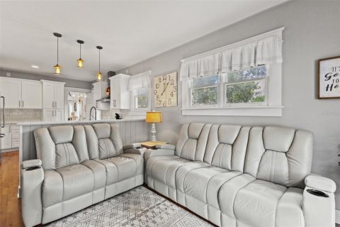 House in Brooksville, Florida 5 bedrooms, 366.59 sq.m. № 2418514 - photo 20