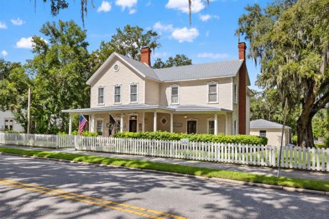 House in Brooksville, Florida 5 bedrooms, 366.59 sq.m. № 2418514